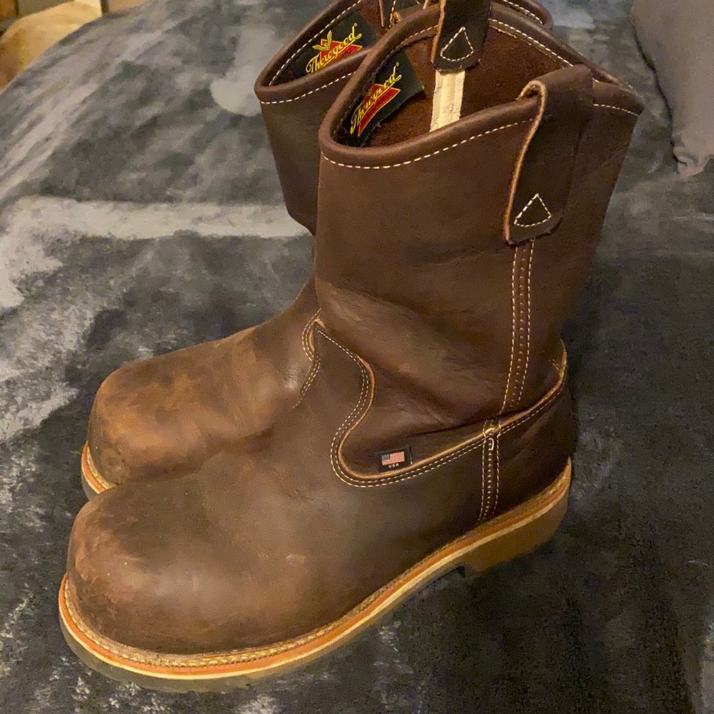 Thorogood safety toe slip on boots -M 9EE